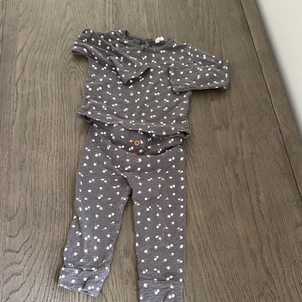 Quincy Mae Charcoal Baby Set with White Dots